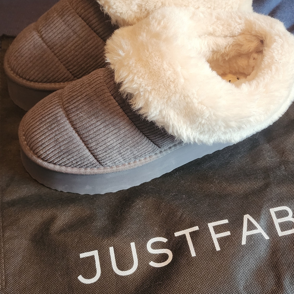 JUSTFAB Woman's Gray Faux-Fur Lined Slip-On Shoes
